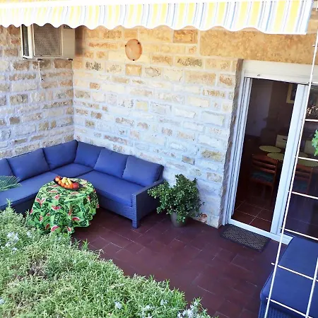 Blue Ivy Near The Apartman Jasenice (Zadar)